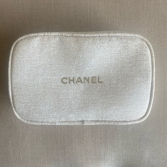 Chanel Ivory Textured Pouch - Picture 1 of 3